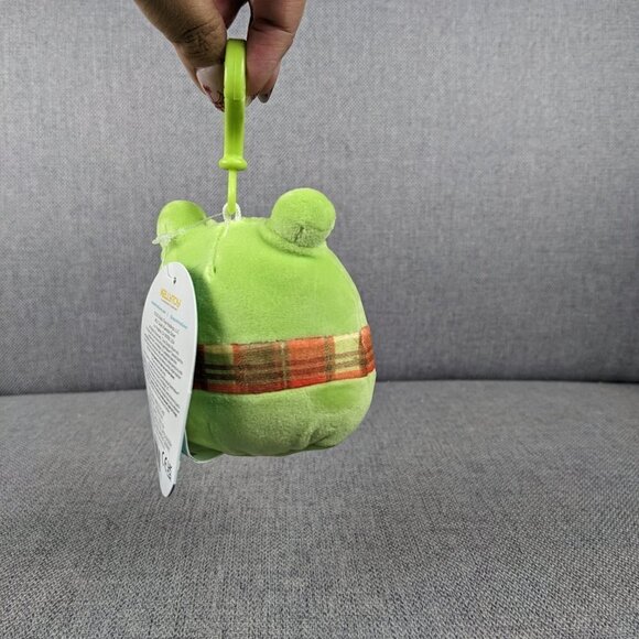 Squishmallows Wendy the Frog with Scarf Ciip Keychaing 3" - Picture 2 of 3